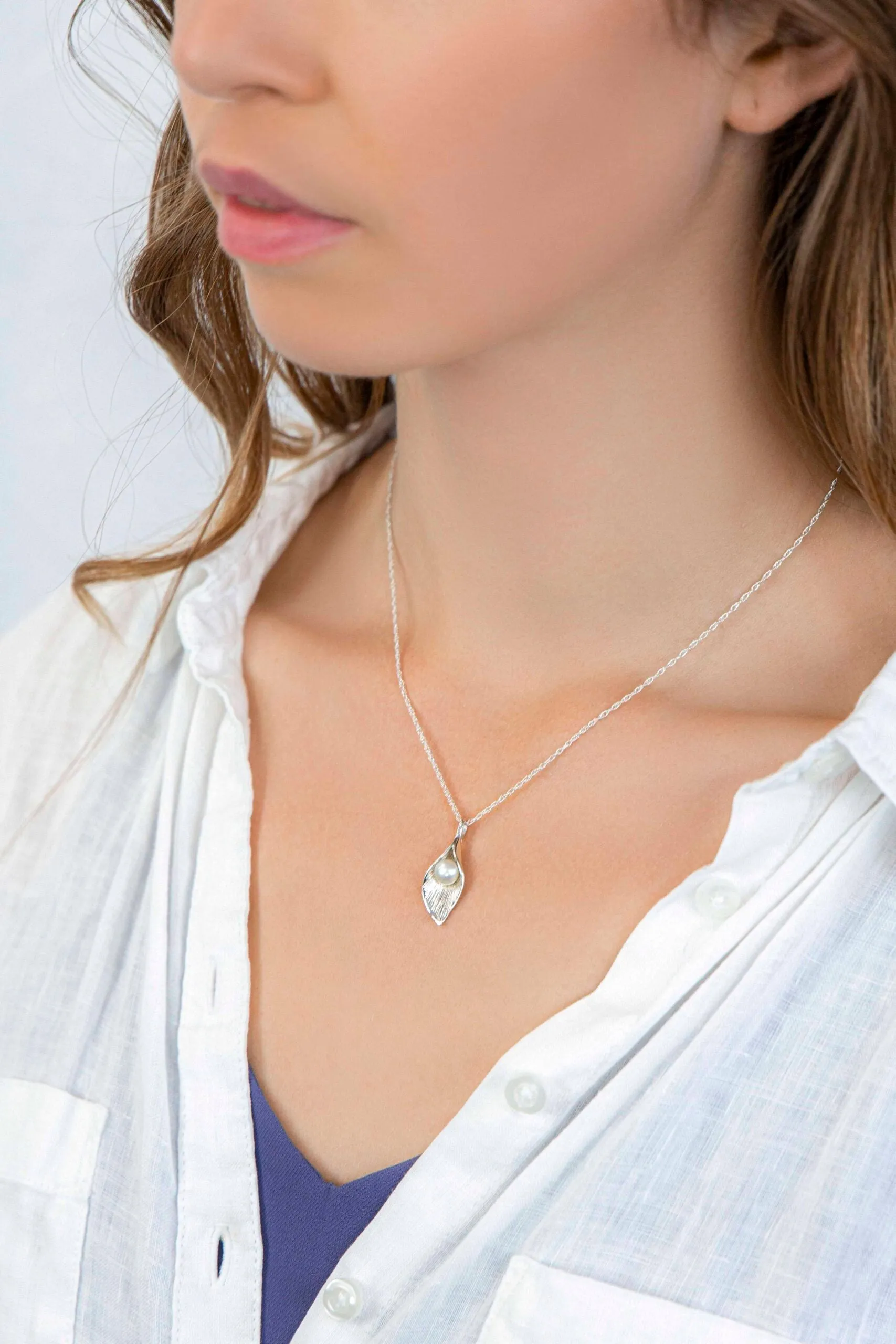 Banyan Silver Leaf Necklace With Pearl