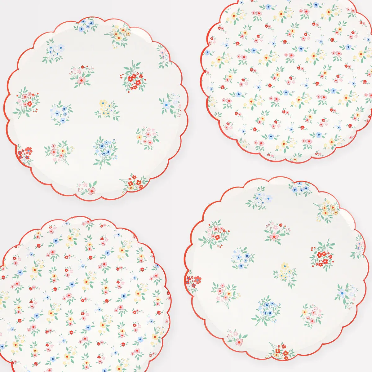 Ditsy Posy Scalloped Side Plates (x 8)