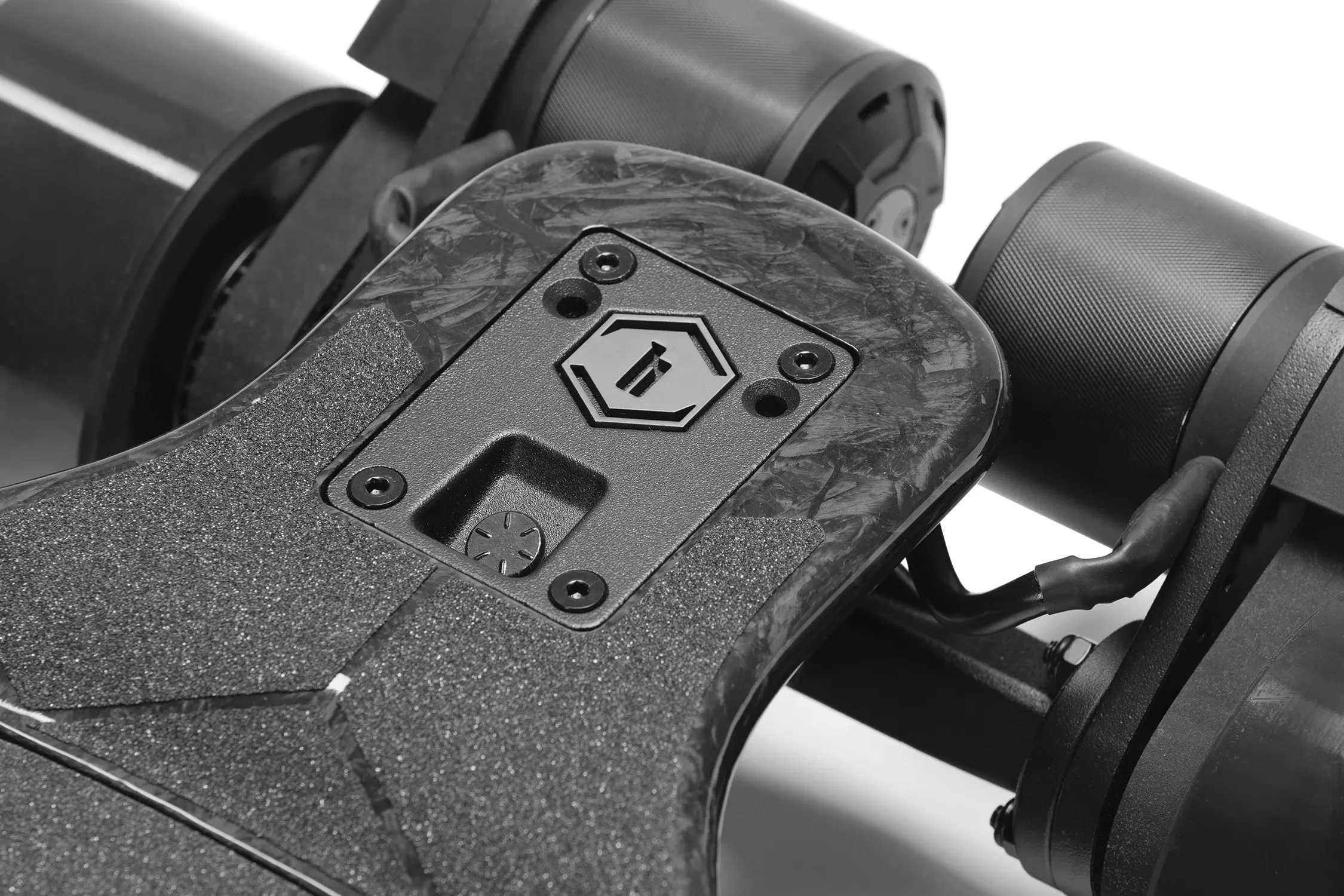 Evolve Hadean Carbon 2in1