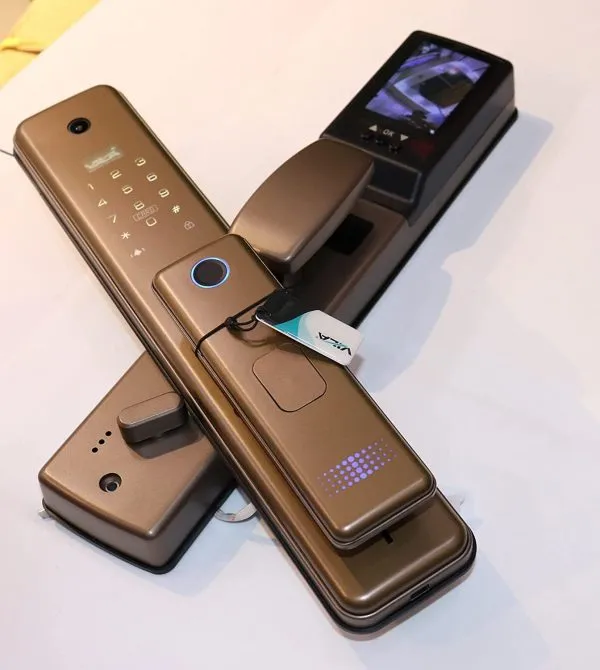VILA Smart Lock Q7-5 AC,With WiFi, Display screen,Keypad Digital,Biometric Fingerprint,IC Card,Mechanical key Unlock for Apartment Hotel Home Use. COLOR: (GOLDEN)